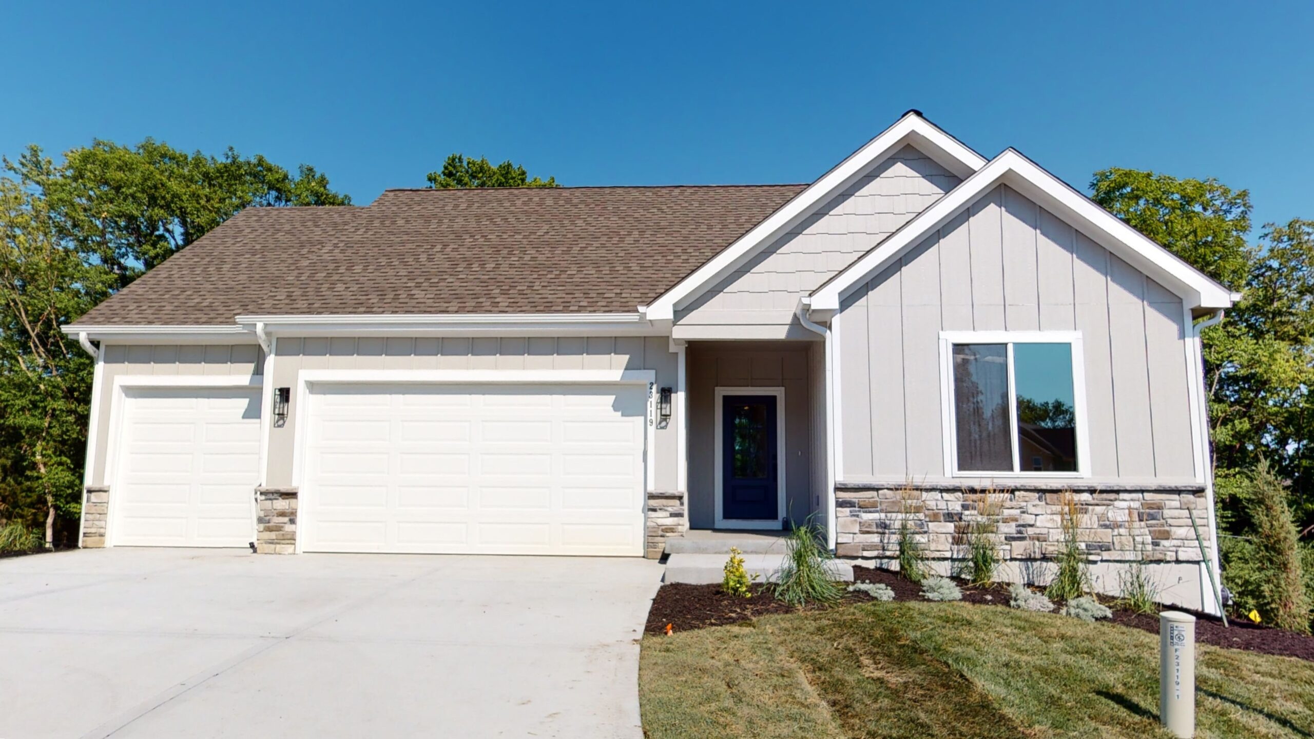 Custom Lucas Plan House using custom home builders in kansas