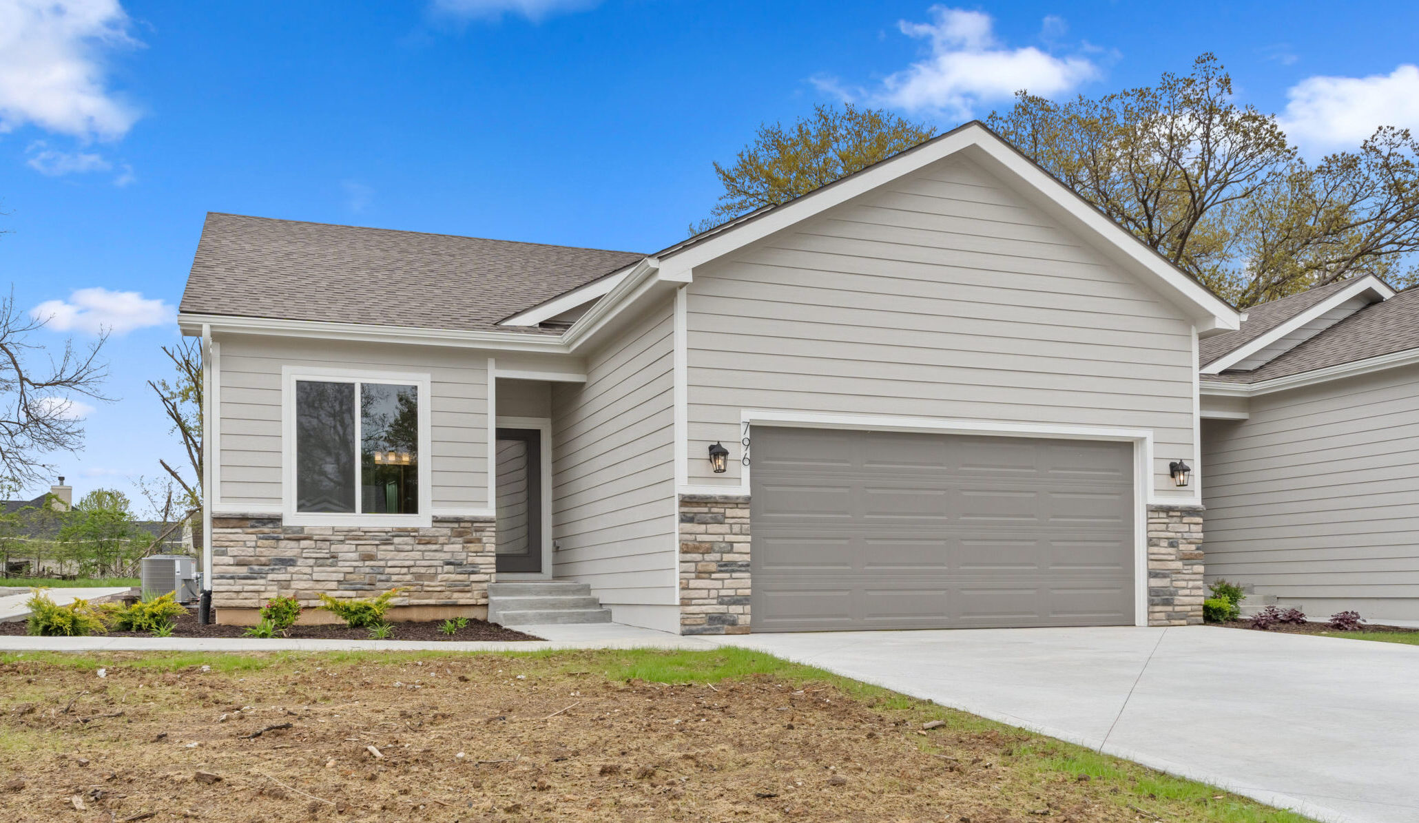 796 Highland Dr Exterior